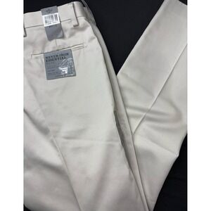 NWT Dockers Mens D1 Slim Fit Flat Front Tan Khaki Pants Size 33x32